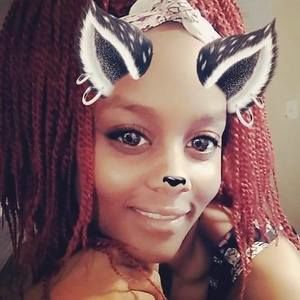 Meet your Posher, Laquana